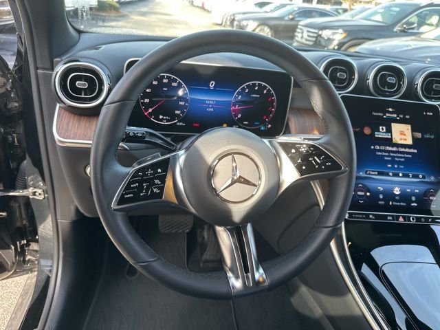 Used 2025 Mercedes-Benz GLC 300 4MATIC image 15