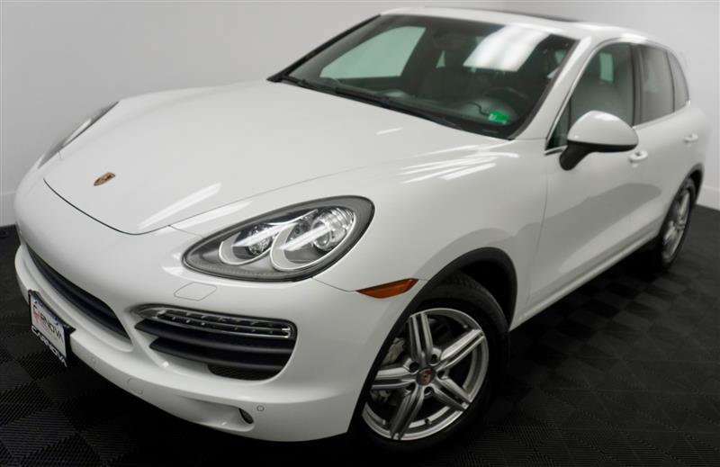 Used 2013 Porsche Cayenne S AWD/4WD image 2