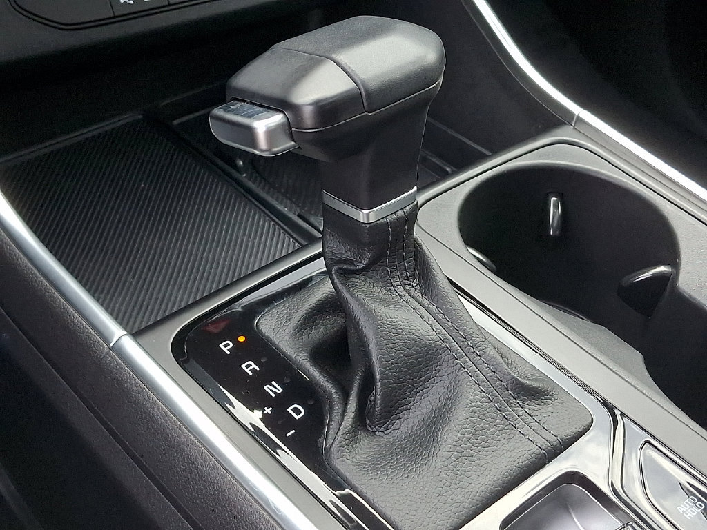 Used 2025 Kia Carnival SX w/ SX Dark Edition Package FWD image 15
