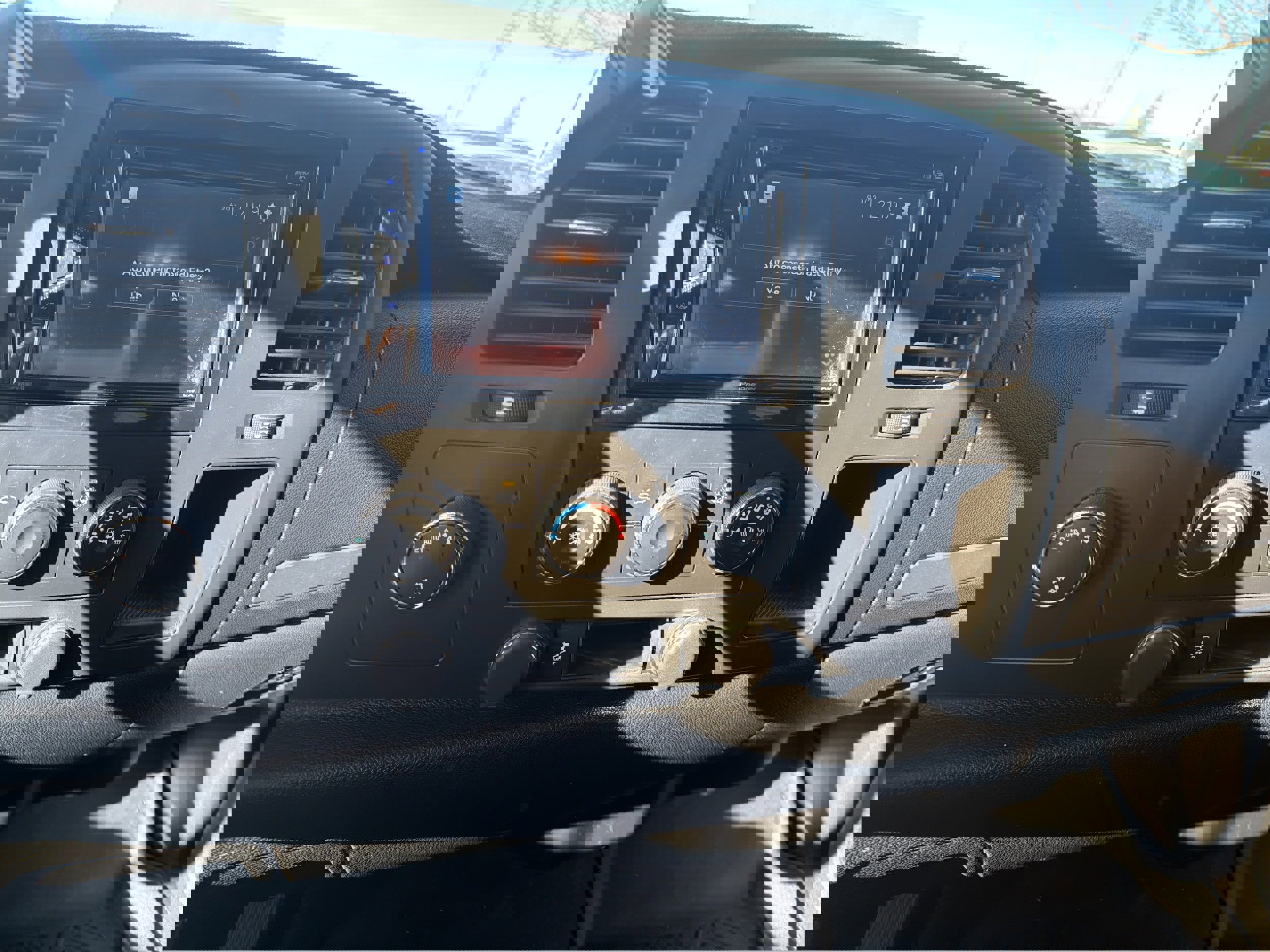 Used 2013 Chevrolet Silverado 1500 LT image 10