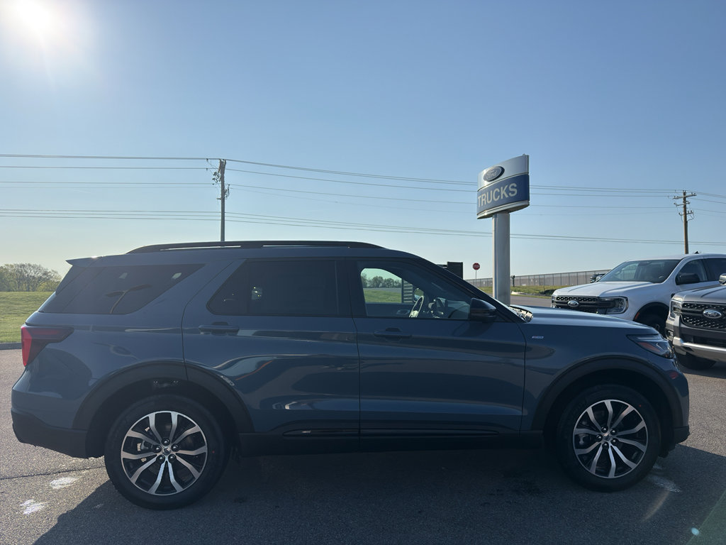 New 2026 Ford Explorer ST-Line AWD/4WD image 4