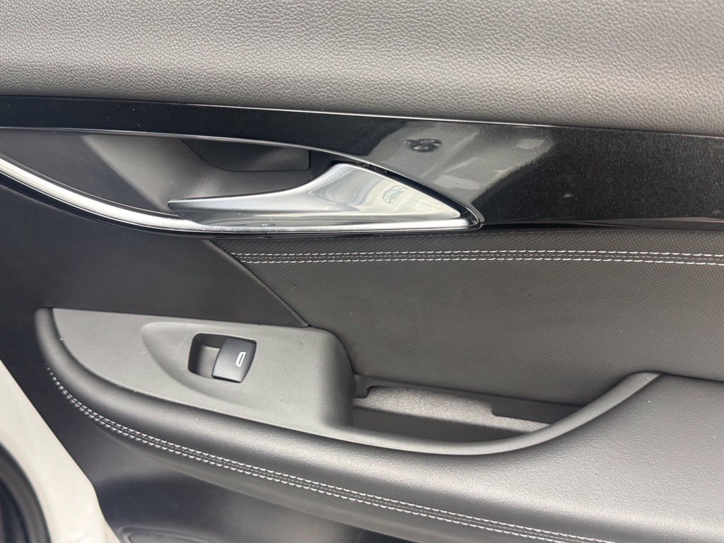 Used 2024 Buick Envision Preferred AWD/4WD image 32