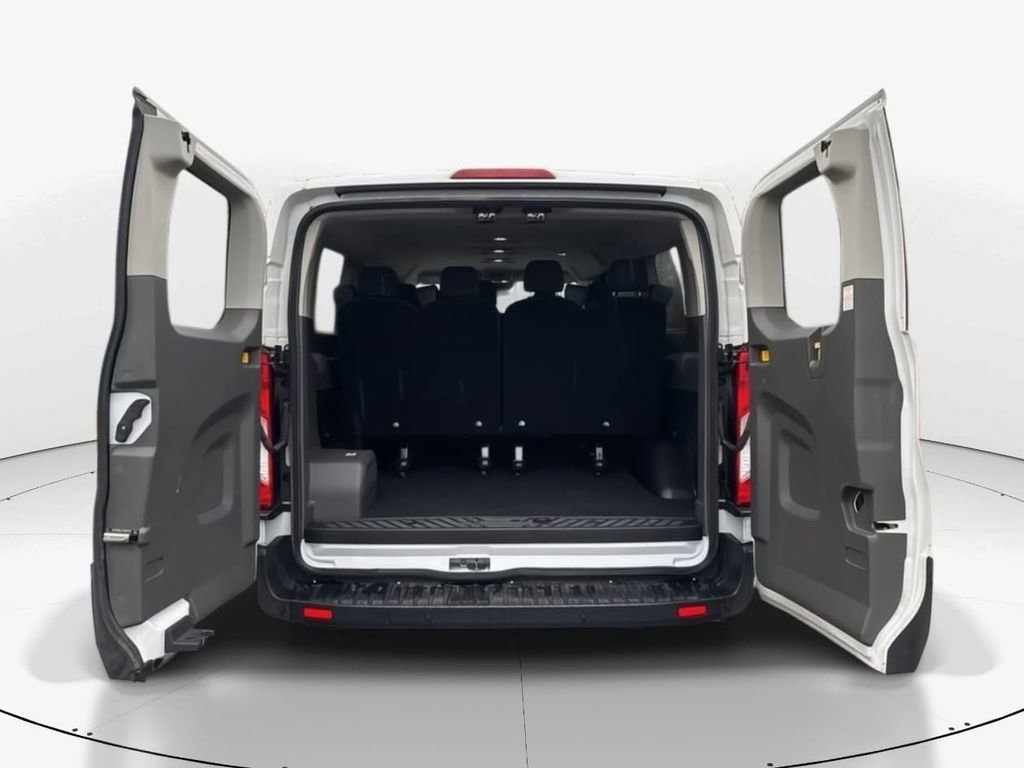 Used 2023 Ford Transit 350 XLT image 11