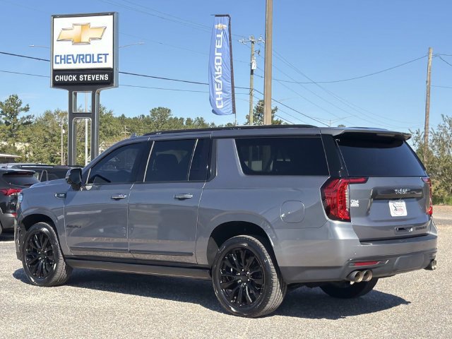 Used 2022 GMC Yukon XL Denali RWD image 9
