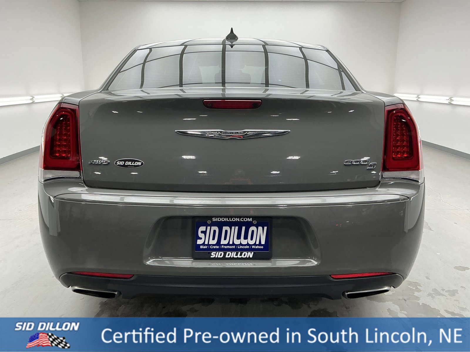 Used 2018 Chrysler 300 S image 5