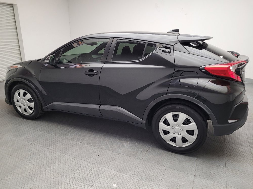 Used 2019 Toyota C-HR LE image 3