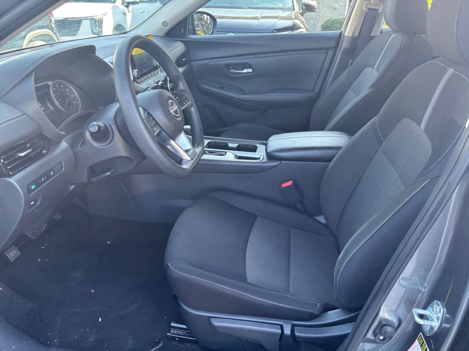 Used 2025 Nissan Sentra SV FWD image 25