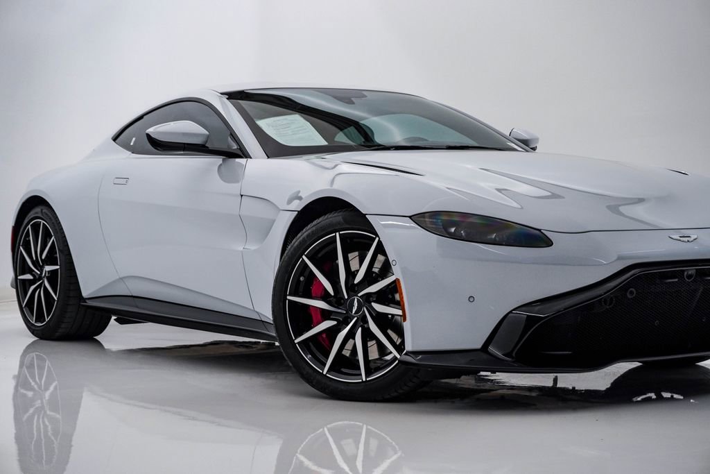 Used 2020 Aston Martin V8 Vantage Coupe image 2