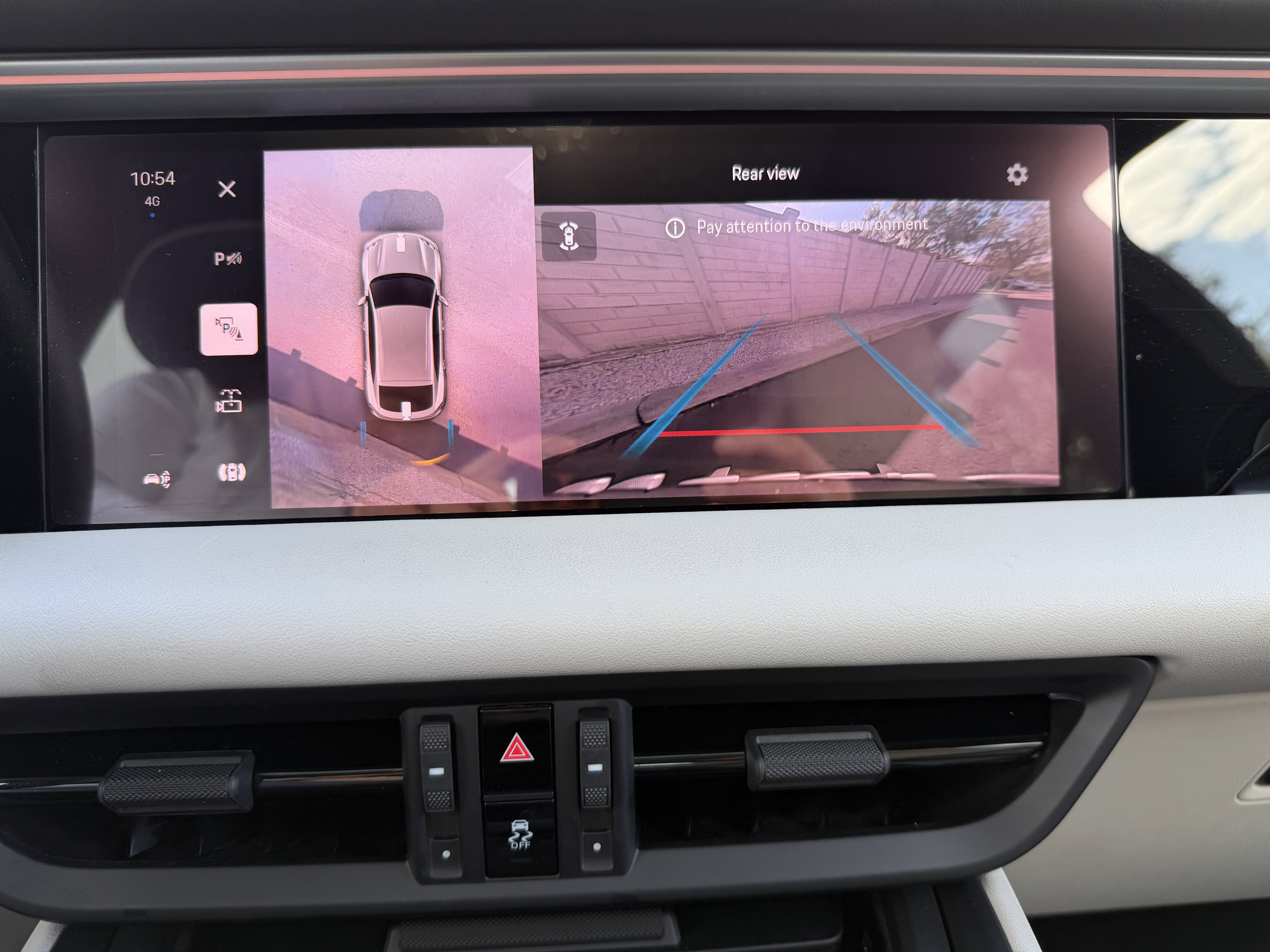 Certified 2024 Porsche Macan 4 Electric image 32