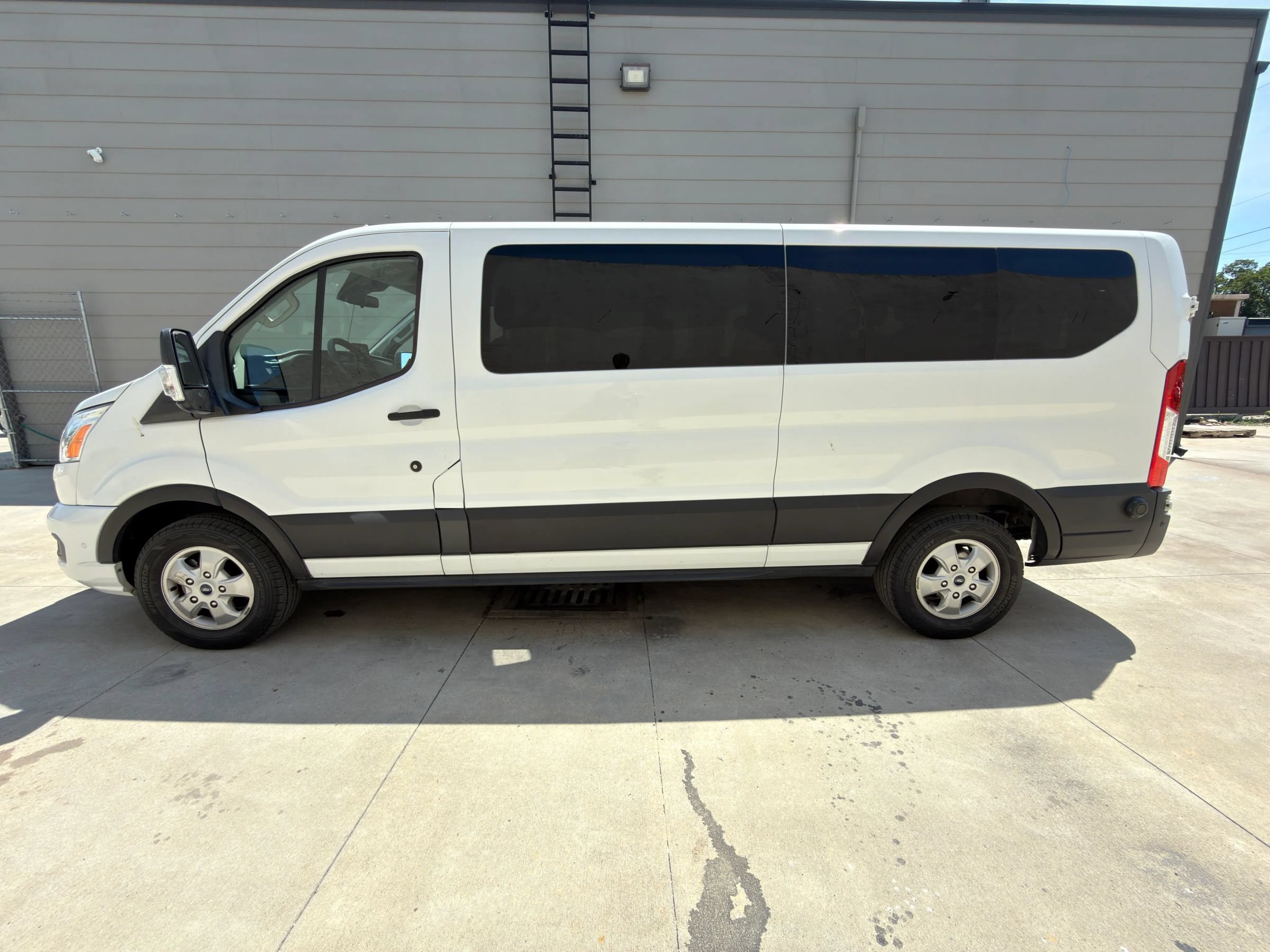 Used 2020 Ford Transit 350 XLT RWD image 3