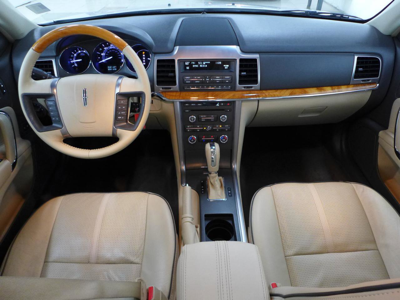 Used 2011 Lincoln MKZ FWD image 16