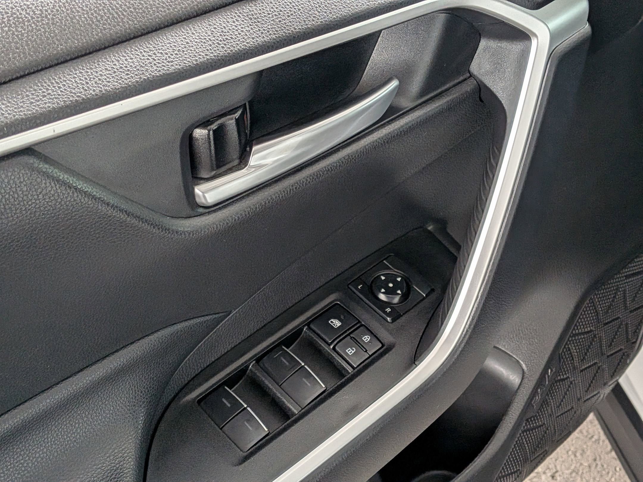 Certified 2025 Toyota RAV4 XLE FWD image 9