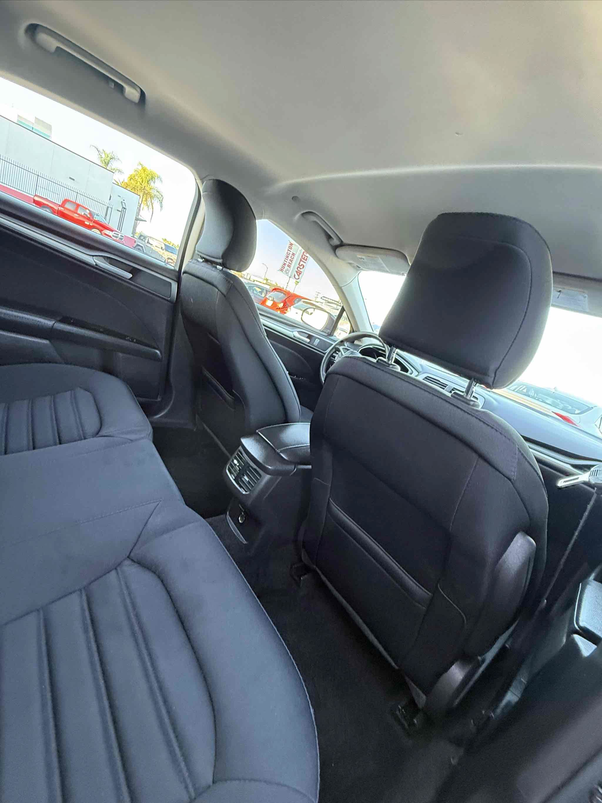 Used 2016 Ford Fusion SE FWD image 45