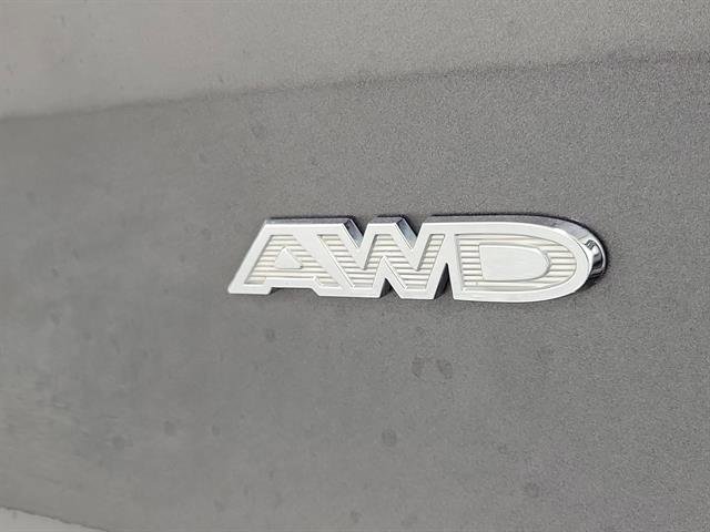 Used 2023 Chrysler Pacifica Touring-L image 6