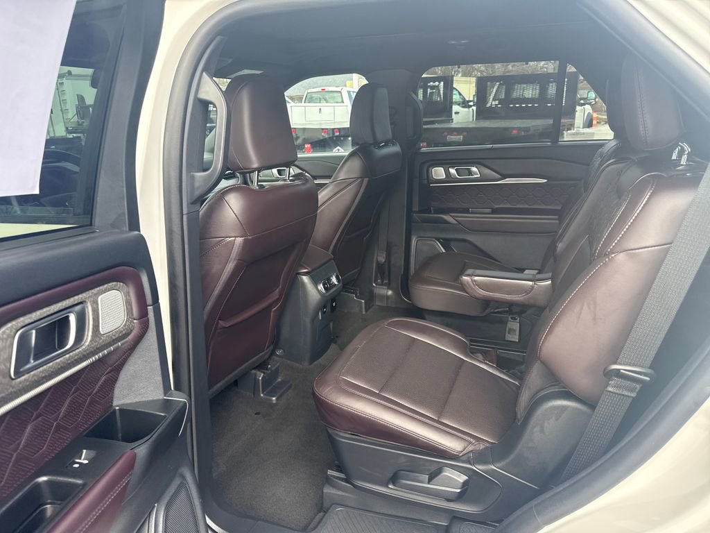 Used 2025 Ford Explorer Platinum w/ Ultimate Package AWD/4WD image 19