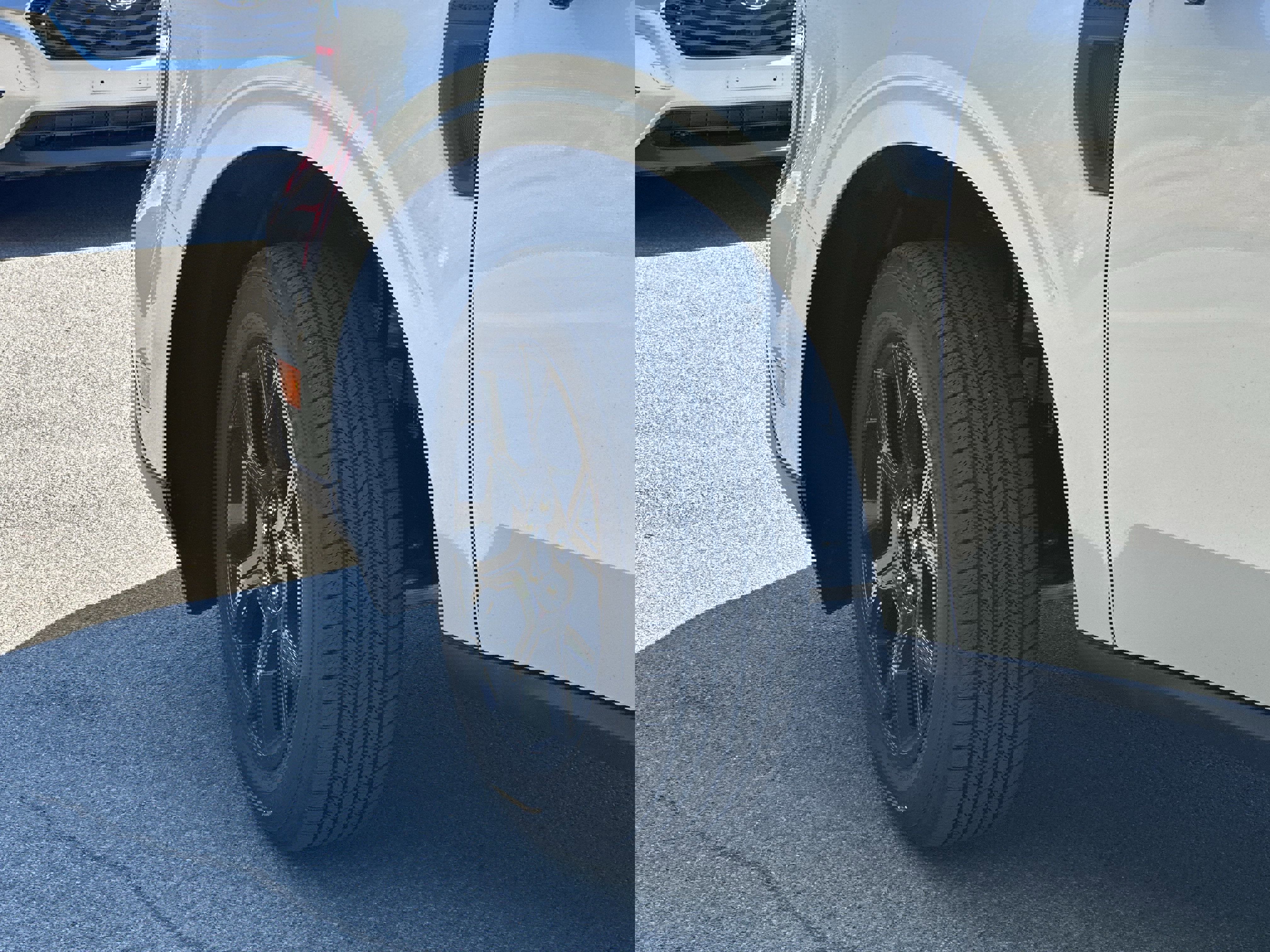 New 2025 Ford Maverick Lariat w/ Black Appearance Package image 6