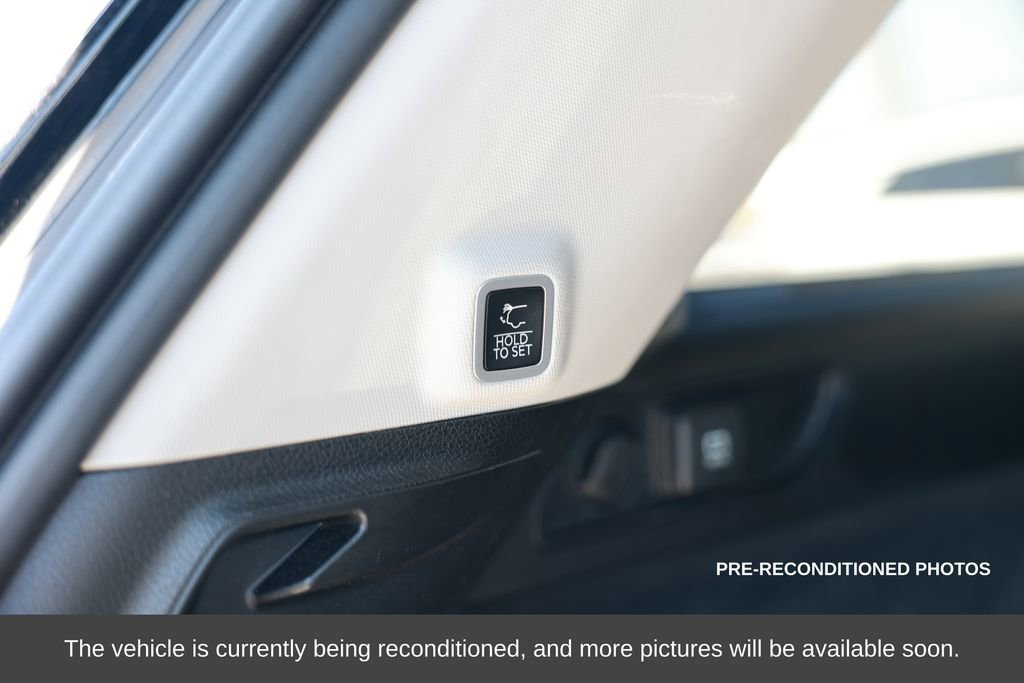 Used 2022 Jeep Grand Cherokee Overland image 40