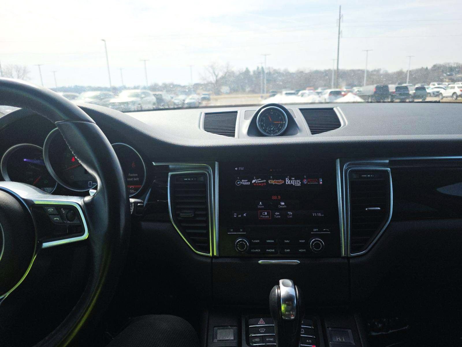 Used 2018 Porsche Macan S image 10