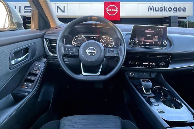 Used 2022 Nissan Rogue SV image 8