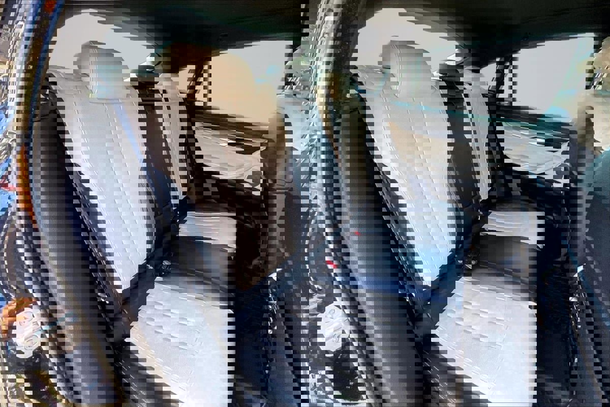 Used 2019 BMW X6 xDrive50i w/ M Sport Package image 27