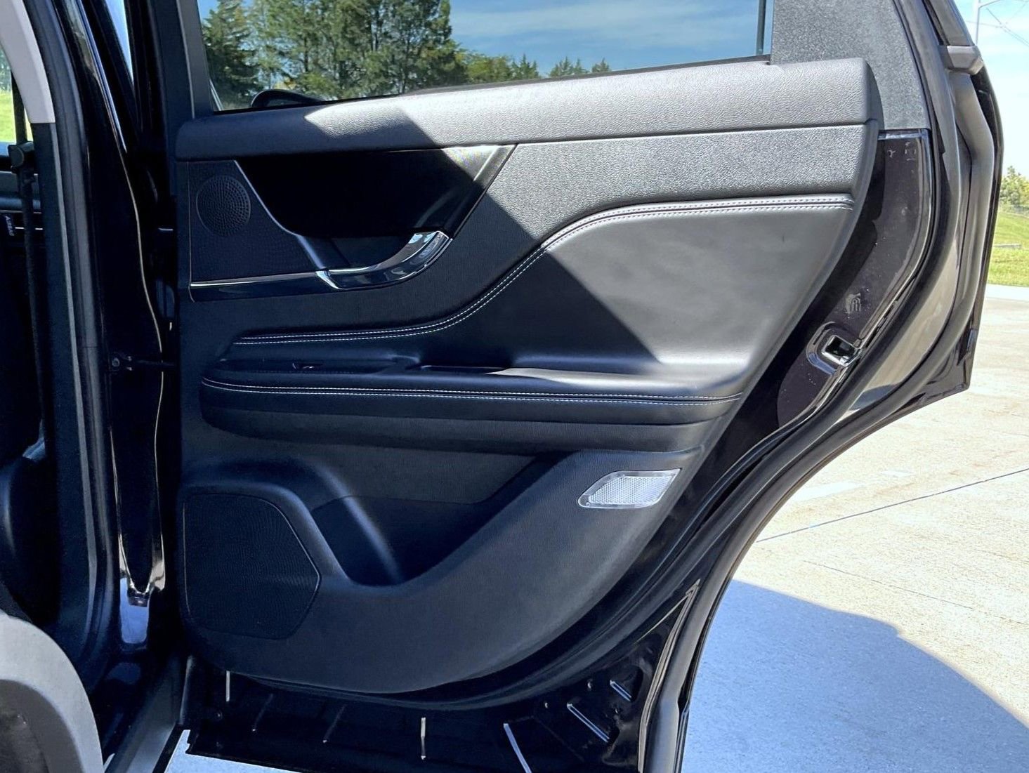 Certified 2024 Lincoln Corsair Reserve w/ Equipment Group 201A image 18