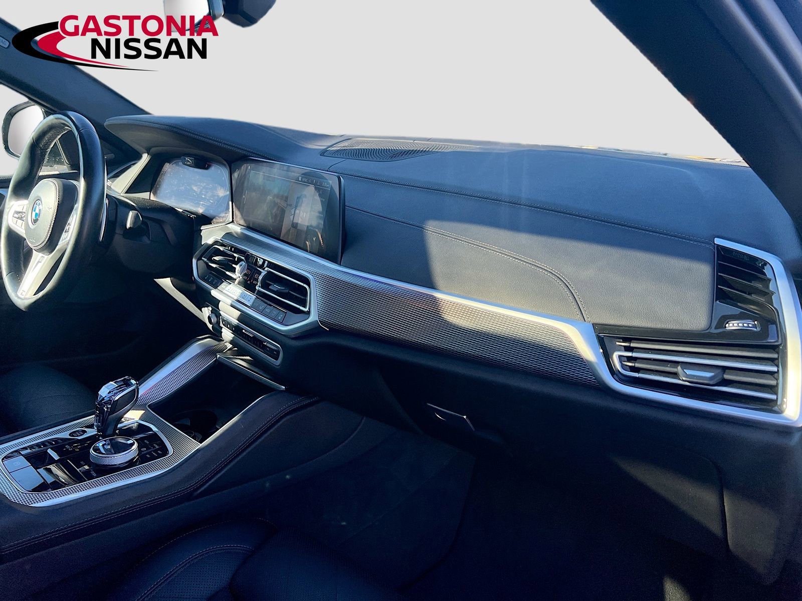 Used 2023 BMW X6 M50i w/ Executive Package image 39