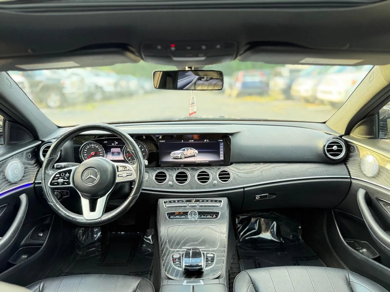 Used 2019 Mercedes-Benz E 300 4MATIC image 25