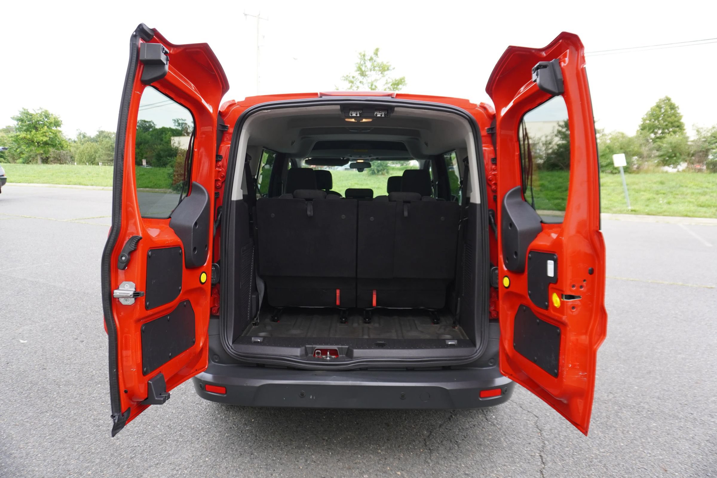 Used 2015 Ford Transit Connect XL FWD image 17