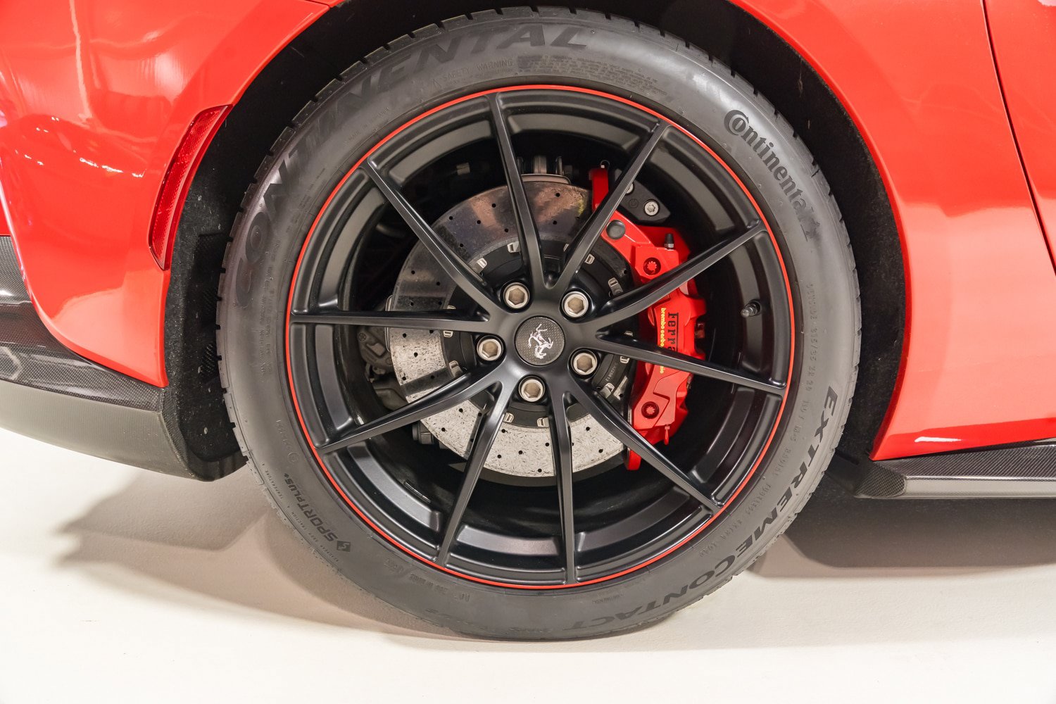 Used 2018 Ferrari 812 Superfast RWD image 15