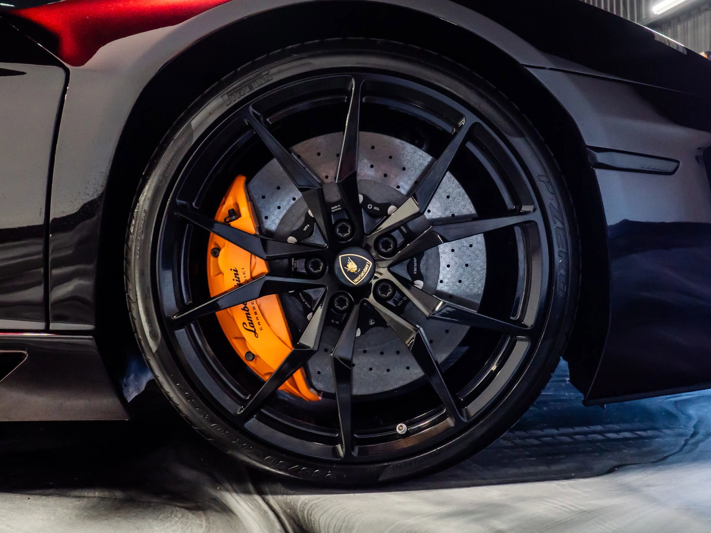 Used 2013 Lamborghini Aventador LP 700-4 image 17