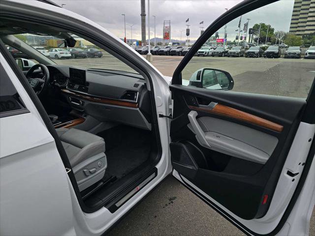 Used 2023 Audi Q5 2.0T Prestige w/ Prestige Package image 12