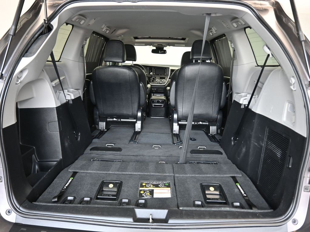 Used 2020 Toyota Sienna SE Premium image 60