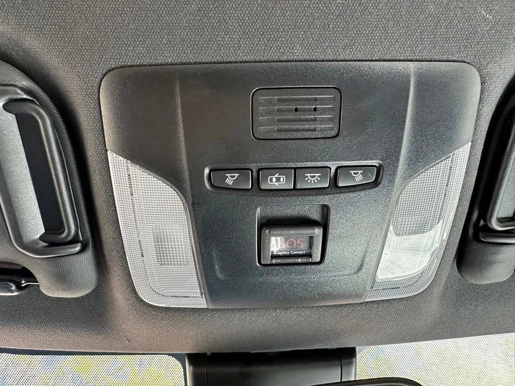 Used 2020 Toyota Corolla SE image 31