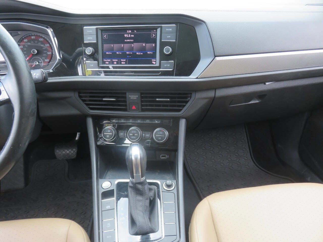 Used 2019 Volkswagen Jetta SE FWD image 16