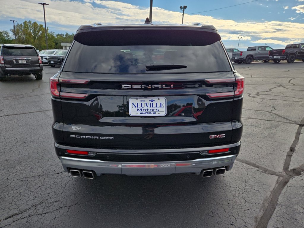 Used 2024 GMC Acadia Denali w/ LPO, Floor Liner Package AWD/4WD image 4