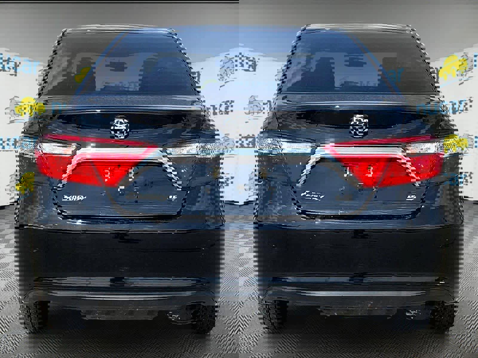 Used 2017 Toyota Camry LE image 5