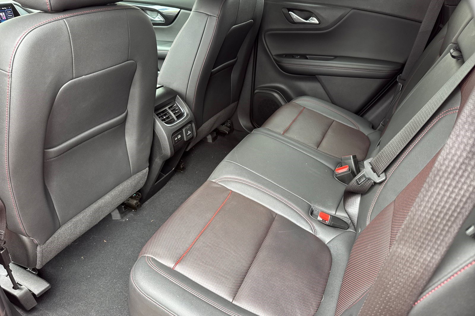 Used 2022 Chevrolet Blazer RS w/ Enhanced Convenience Package FWD image 28