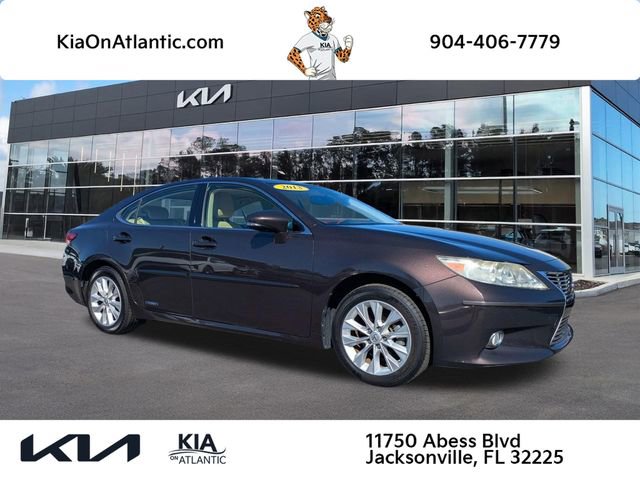 Used 2013 Lexus ES 300h w/ Luxury Pkg image 1