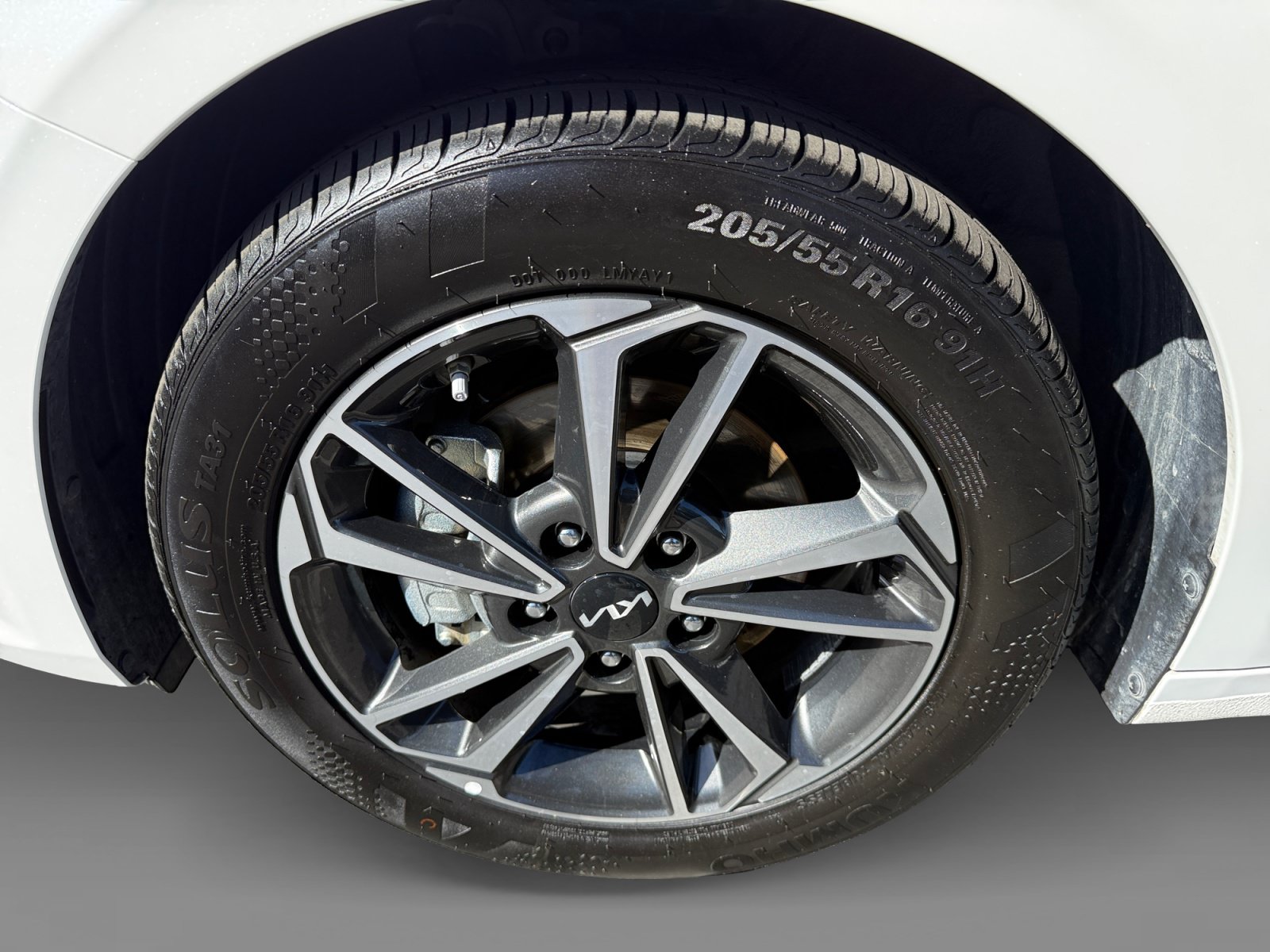 Used 2023 Kia Forte LXS w/ LXS Technology Package FWD image 9