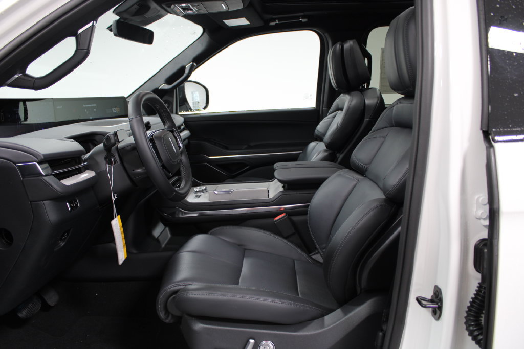 New 2026 Lincoln Navigator Reserve w/ Jet Appearance Package AWD/4WD image 22