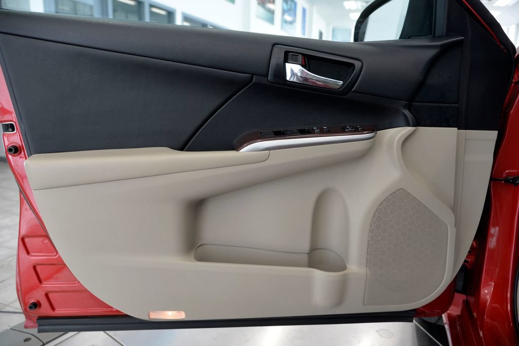 Used 2014 Toyota Camry XLE FWD image 14