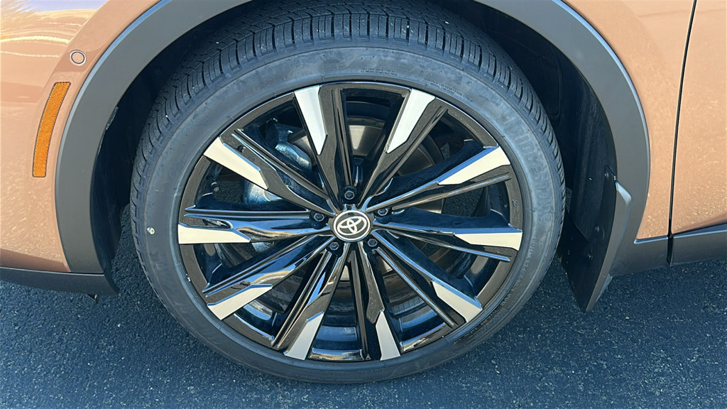 Certified 2026 Toyota Crown Platinum AWD/4WD image 9