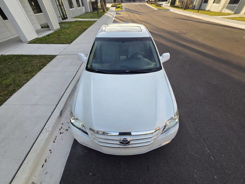 Used 2005 Toyota Avalon Limited image 3