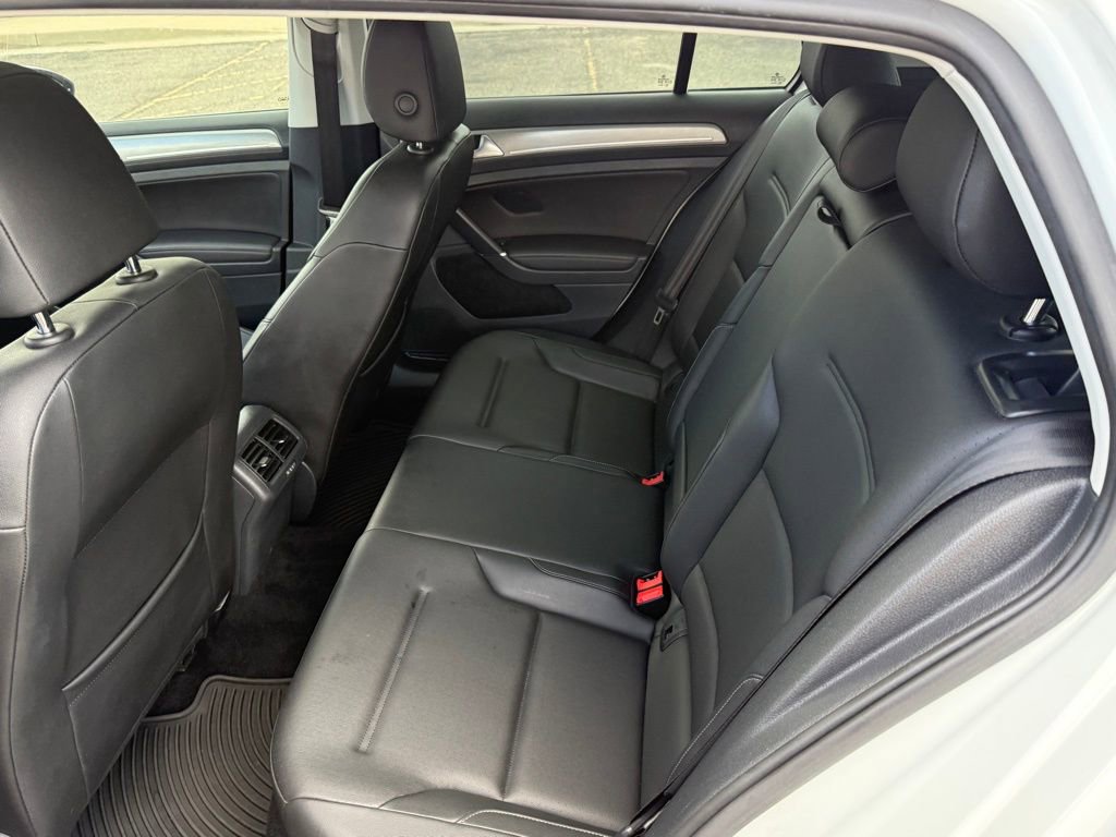 Used 2016 Volkswagen Golf SE FWD image 13