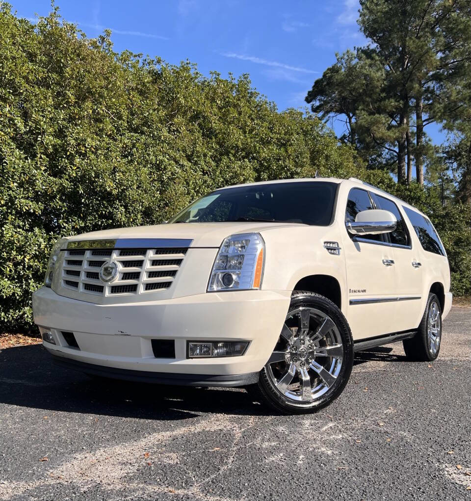 Used 2009 Cadillac Escalade ESV 2WD image 3