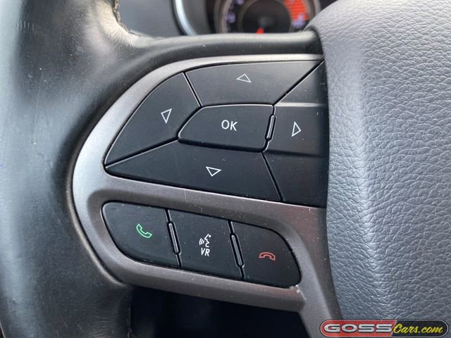 Used 2019 Jeep Cherokee Limited w/ Luxury Group image 19