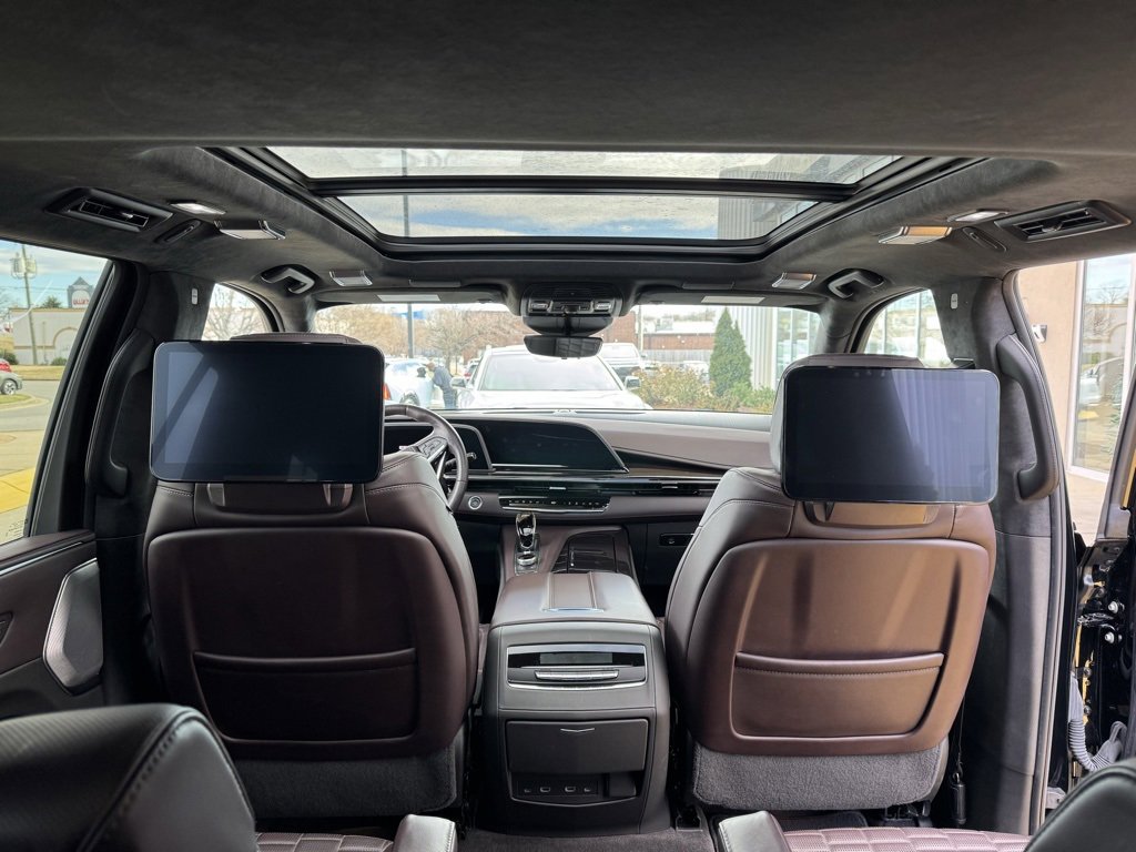 Certified 2022 Cadillac Escalade Premium Luxury Platinum w/ LPO, Radiant Package image 10