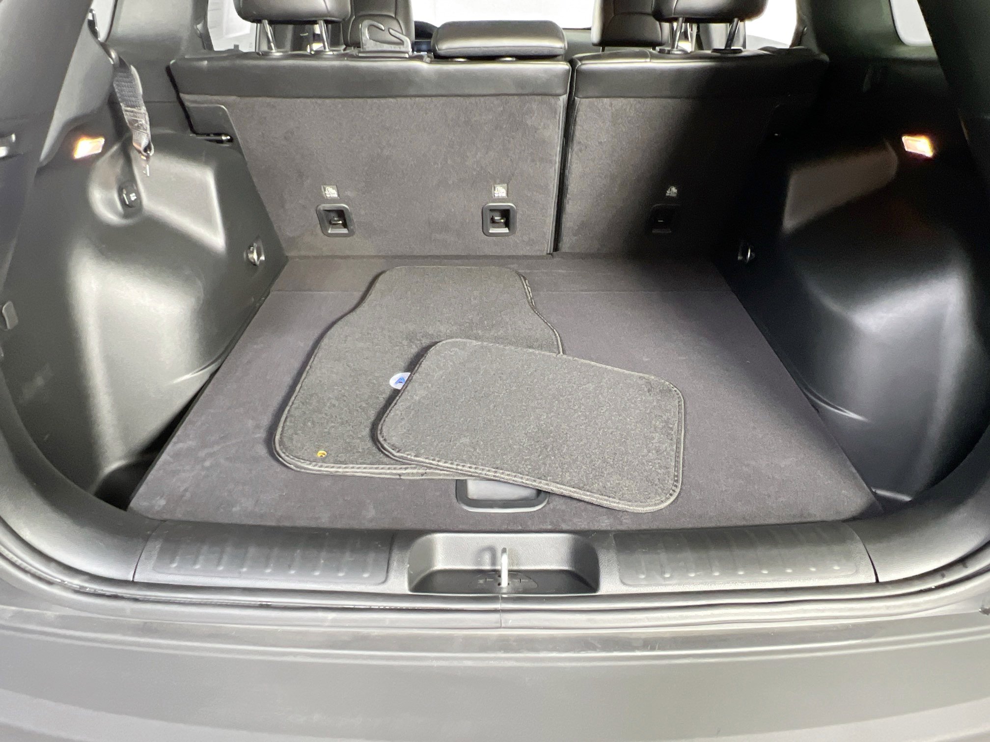 Used 2022 Jeep Cherokee Trailhawk image 24