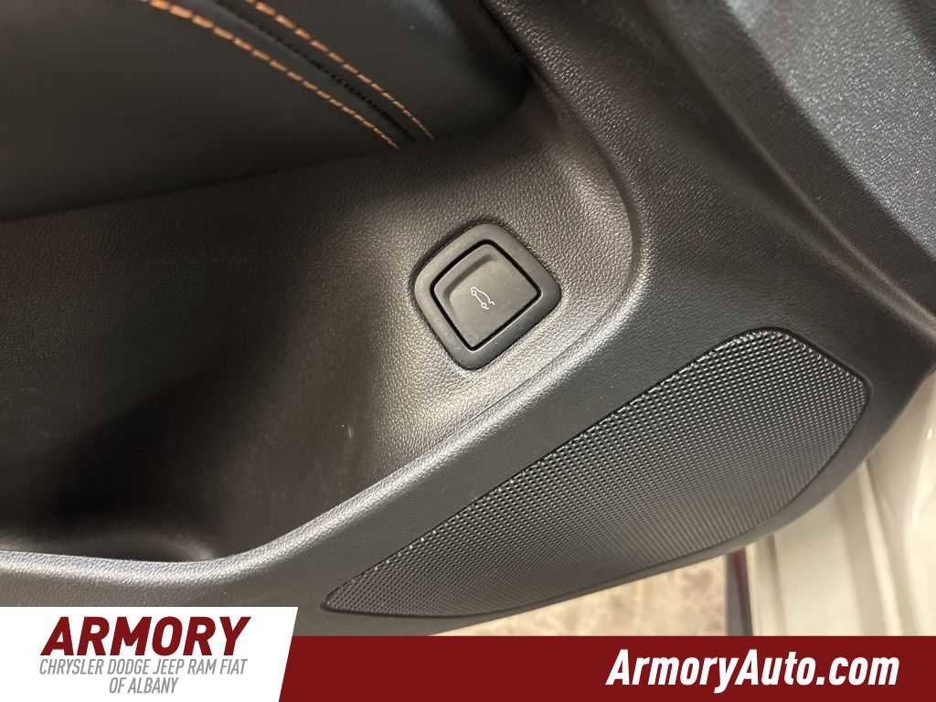 Used 2021 Cadillac CT4 V w/ Technology Package image 10