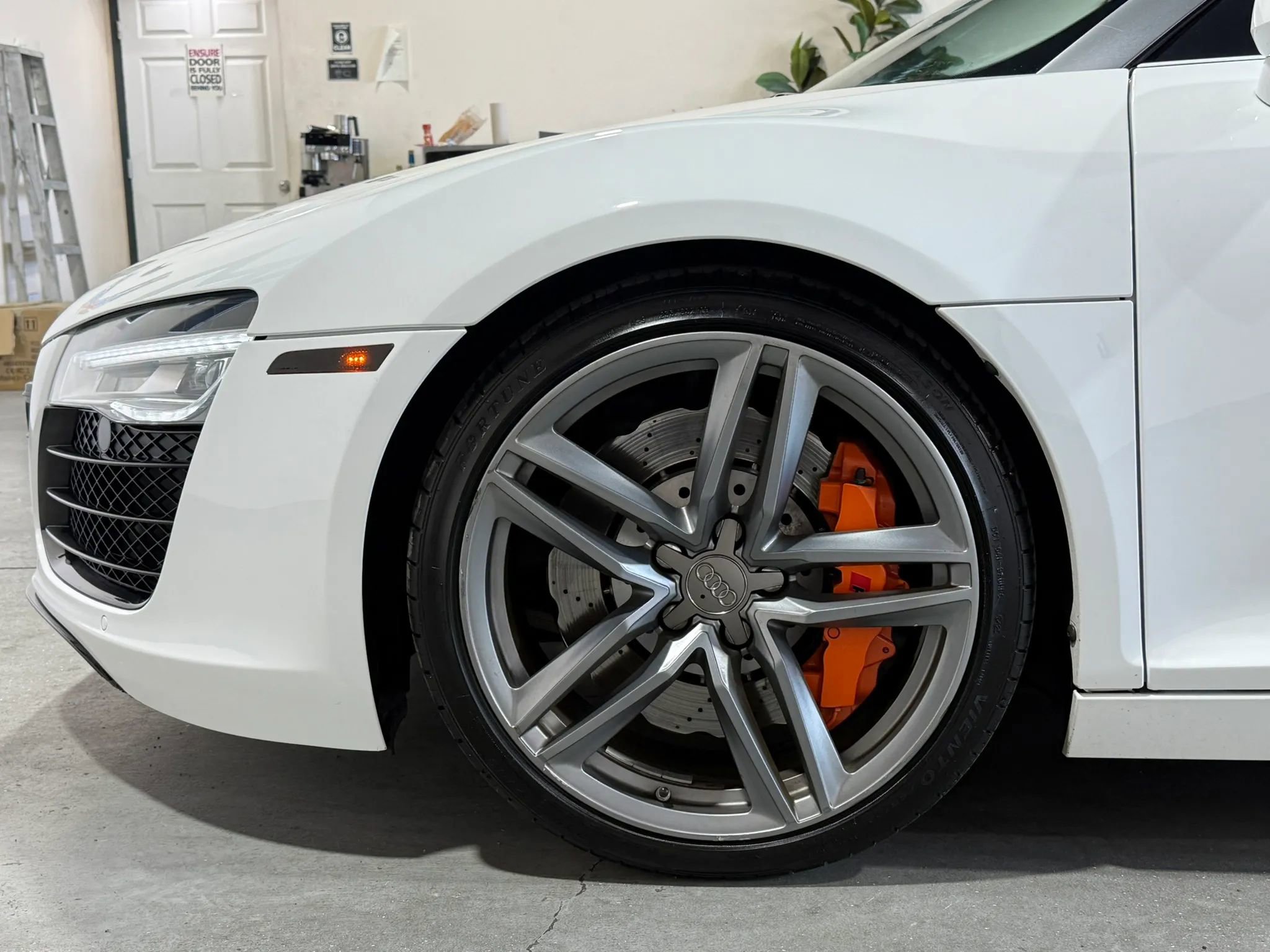 Used 2014 Audi R8 V8 AWD/4WD image 25